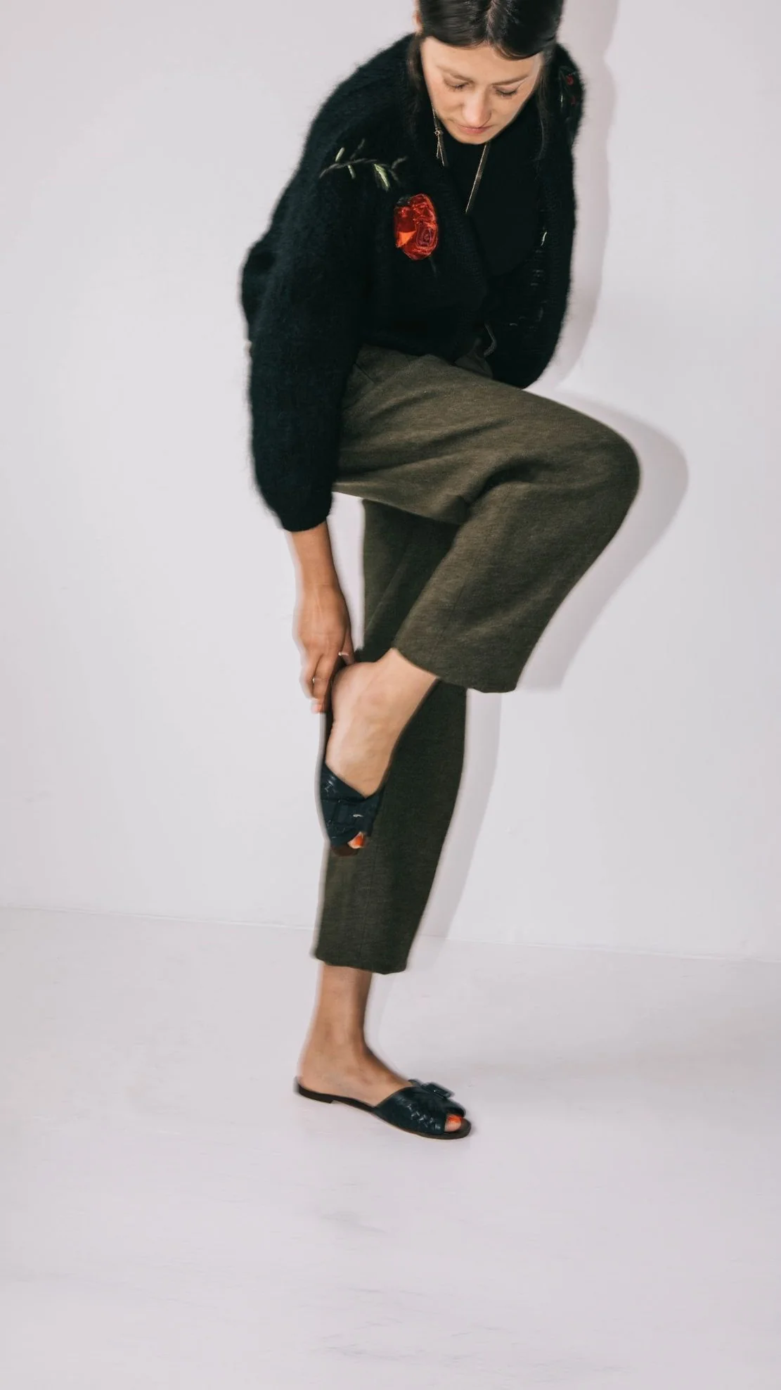 The Buckle Slide [Black] - Image 3