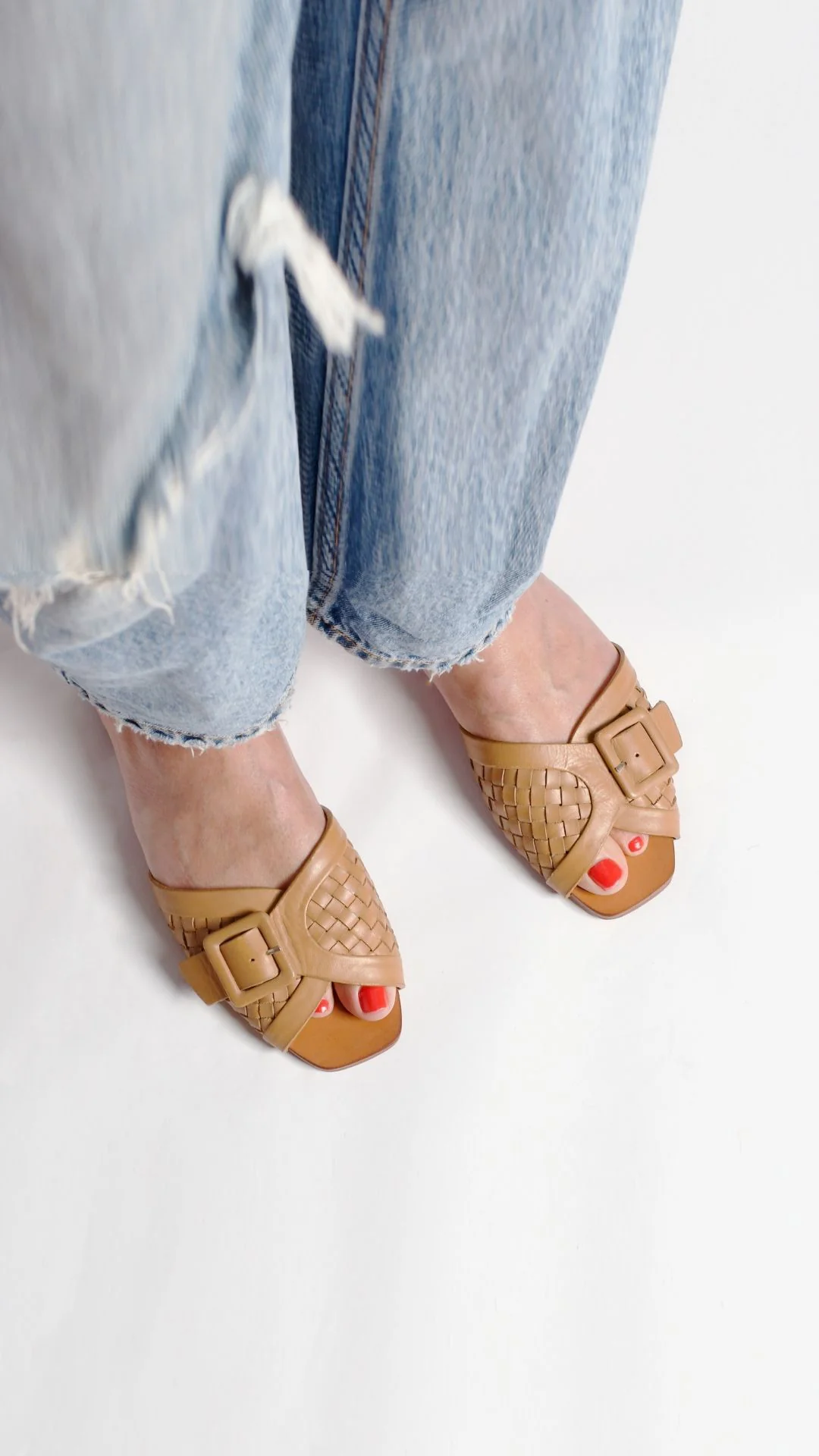 The Buckle Slide [Miel] - Image 3