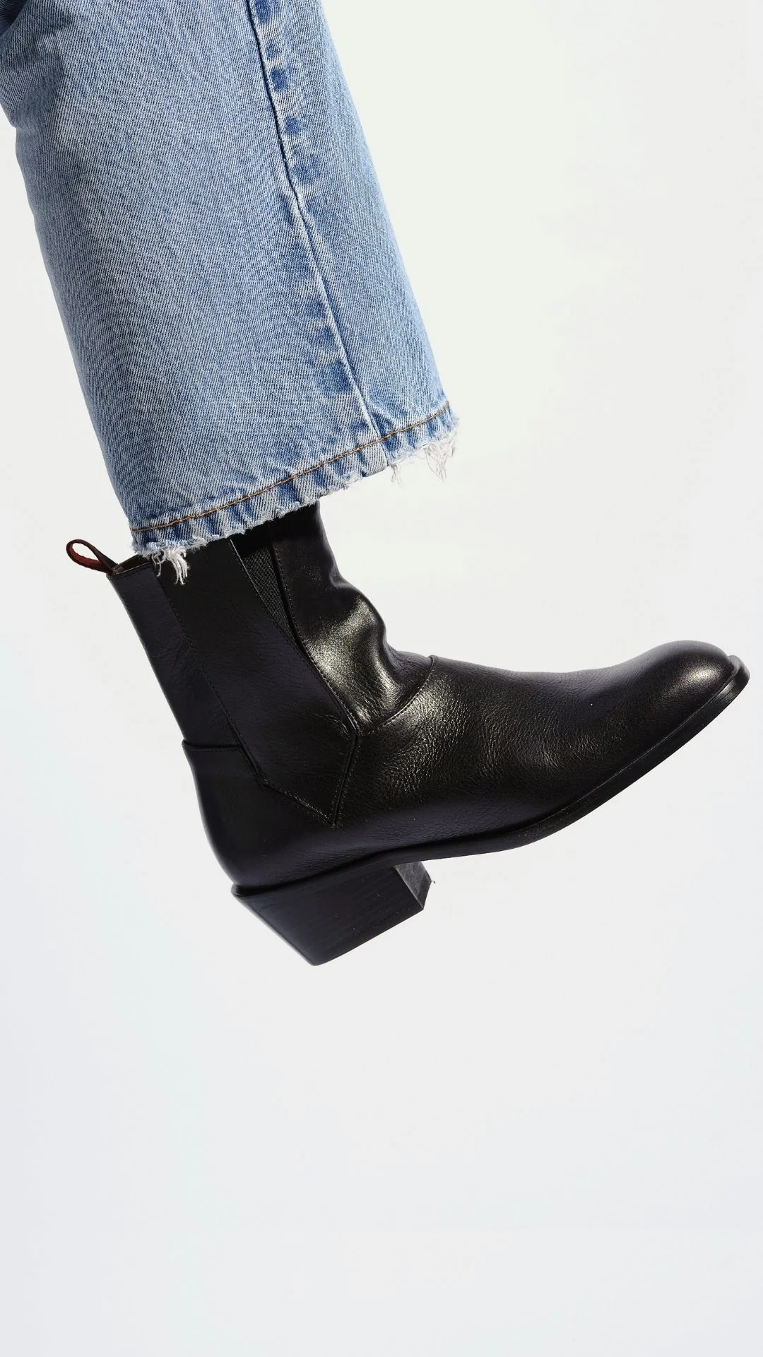The Chelsea Boot [Black] - Image 6