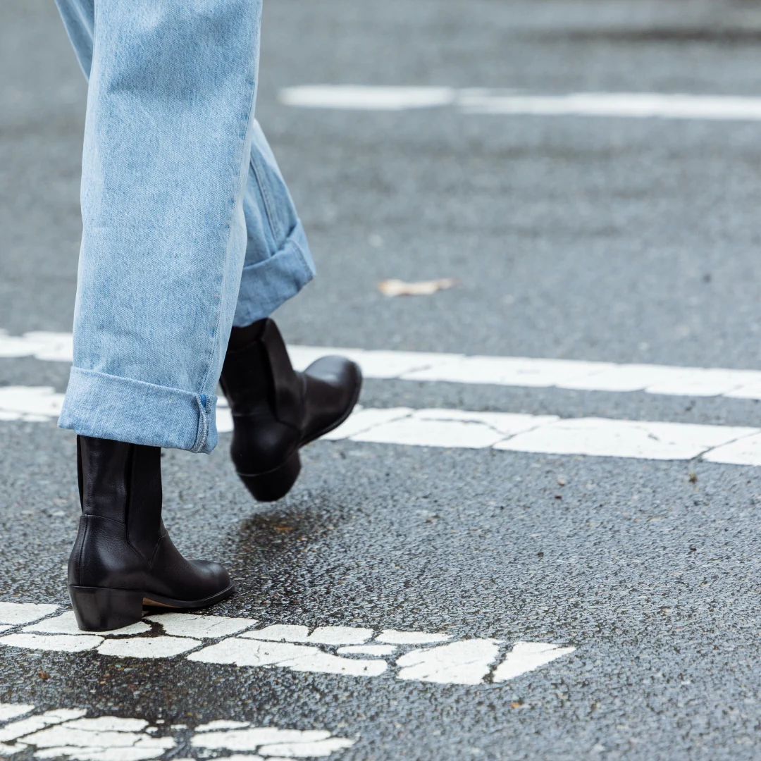 The Chelsea Boot [Black] - Image 8